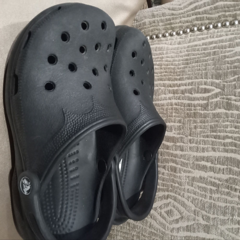 black Crocs - Picture 5 of 10